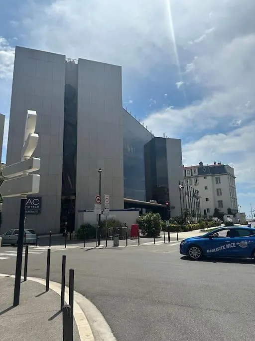 Appartement Neuf Et Renove Promenade Des Anglais Nice Apartment