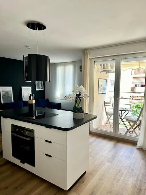 Apartment Appartement Neuf Et Renove Promenade Des Anglais Nice